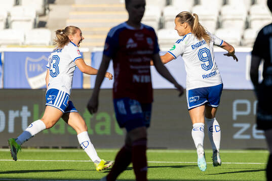 IFK Norrköpings Paula Broddner Klingspor jublar med Emma