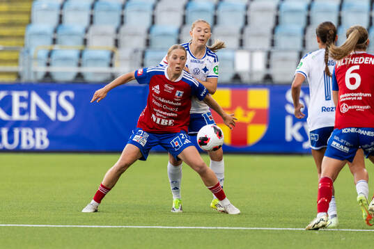 Vittsjös Milla Larsson och IFK Norrköpings Paula Broddner