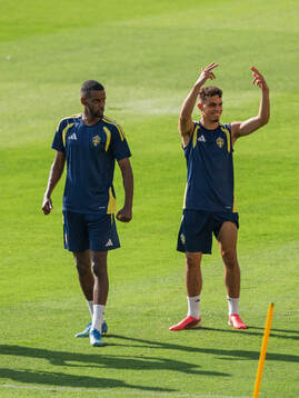 Alexander Isak ans Yasin Ayari of the Swedish national
