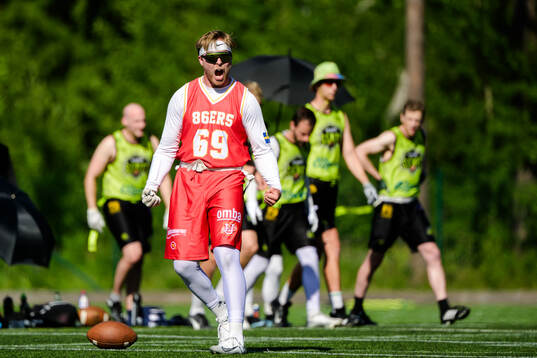 Uppsala 86ers Jonathan Myrlander jublar