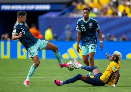 Aleksandar Pavlovic of Germany and Nilson Angulo of Ecuador