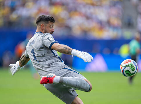 goalkeeper Hernan Galindez of Ecuador