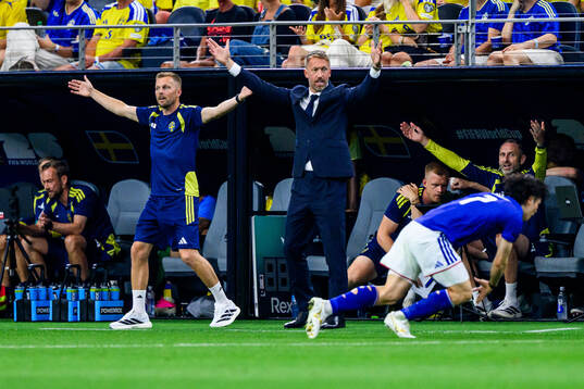 Assistant coach Sebastian Larsson and Head coach Graham