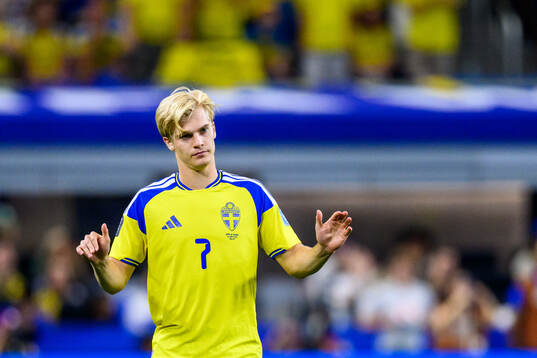 Lucas Bergvall of Sweden