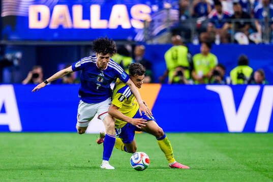 Ao Tanaka of Japan and Yasin Ayari of Sweden