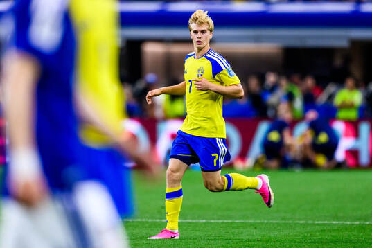Lucas Bergvall of Sweden