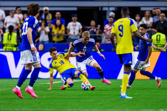 Yasin Ayari of Sweden and Ritsu Doan of Japan