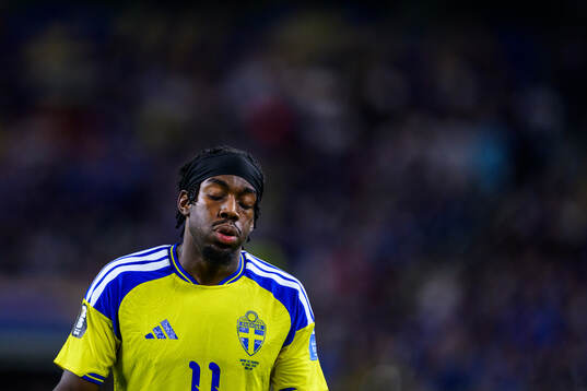 Anthony Elanga of Sweden looks dejected