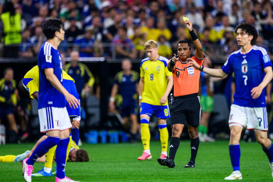 Referee Ivan Arcides