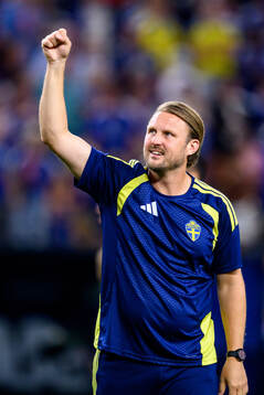 Assistant coach Björn Hamberg of Sweden