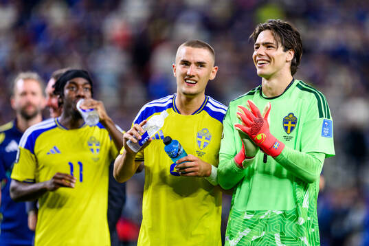 Gustaf Lagerbielke and goalkeeper Jacob Widell Zetterström