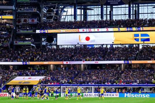 Players of Sweden and of Japan