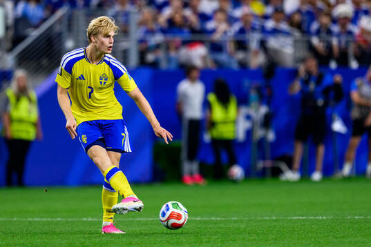 Lucas Bergvall of Sweden