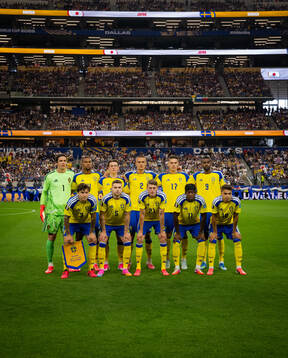 The starting eleven of Sweden pose for a team picture