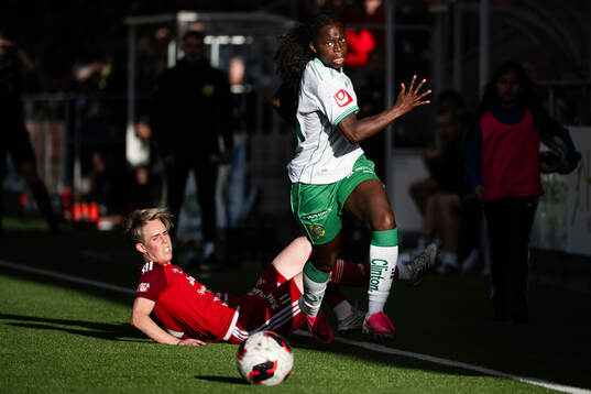 Piteås Cecilia Edlund och Hammarbys Vivienne Lia