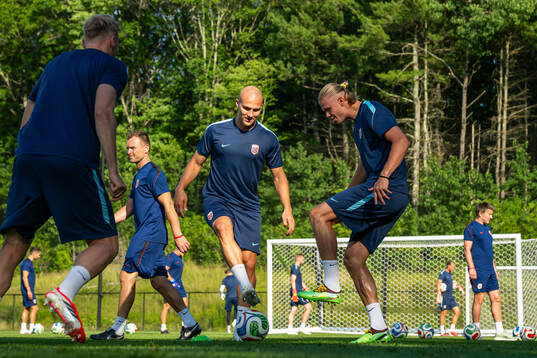 Leo Østigård and Erling Braut Haaland of the Norwegian