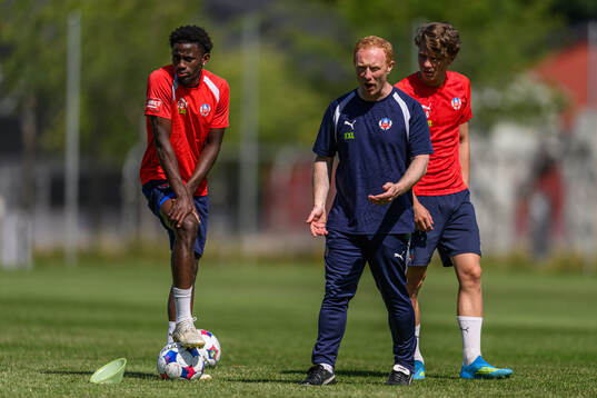Manager Stevie Grieve