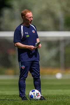 Manager Stevie Grieve