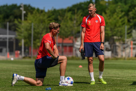 Målvakt Johan Brattberg och Jakob Voelkerling Persson