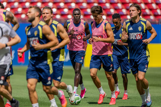 Ken Sema and Taha Ali of the Swedish national football team