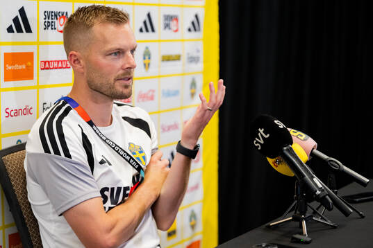 Assistant coach Sebastian Larsson of the Swedish men's