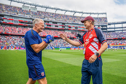 Frode Grodås, goalkeeper coach of Norway, and Bjørn