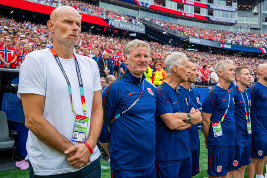 Head coach Ståle Solbakken and assistant coach Kent