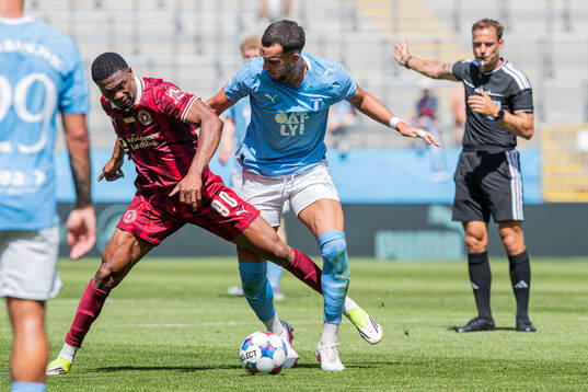 Midtjyllands Friday Etim och Malmö FFs Andrej Djuric