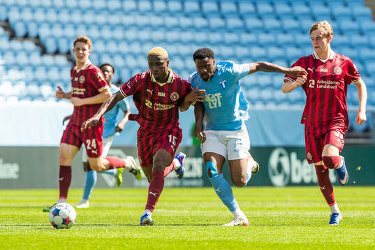 Midtjyllands Djé Beni och Malmö FFs Emmanuel Ekong