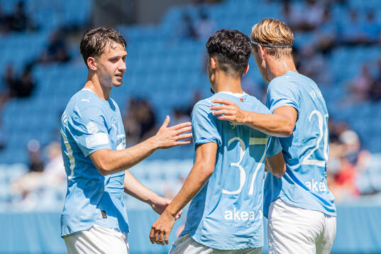 Malmö FFs Malmö FFs Adrian Skogmark jublar