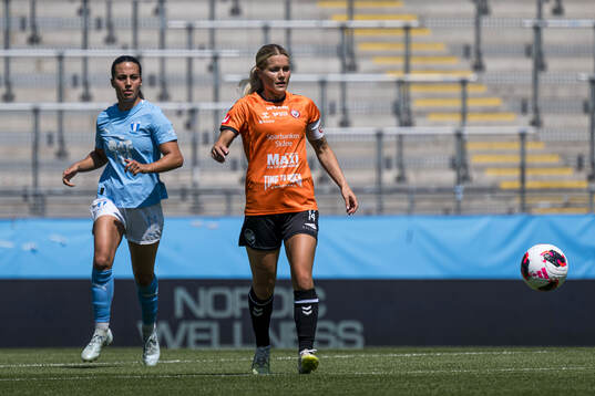 Malmö FFs Vesna Milivojevic och Kristianstads Tilda Persson