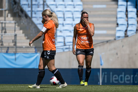 Kristianstads Tilda Persson och Hanna Ekengren deppar