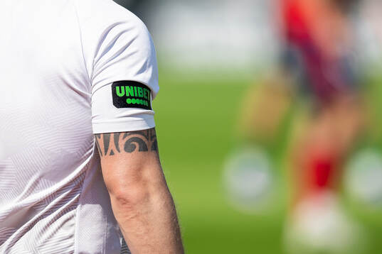 UNIBET logo på en tröja