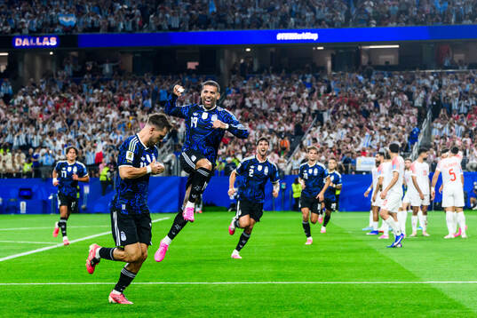 Giovani Lo Celso of Argentina celebrates with Nicolas