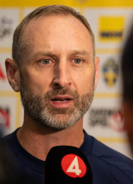 Assistant coach Andreas Georgson at a press event with the