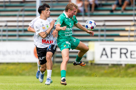 Örebros Antonio Yakoub och Ljungskiles Abdishakur Bashir