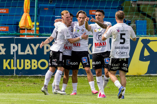Örebros Antonio Yakoub jublar