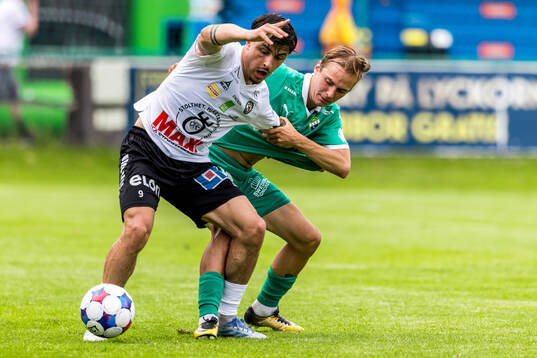 Örebros Antonio Yakoub och Ljungskiles Emilio Reljanovic