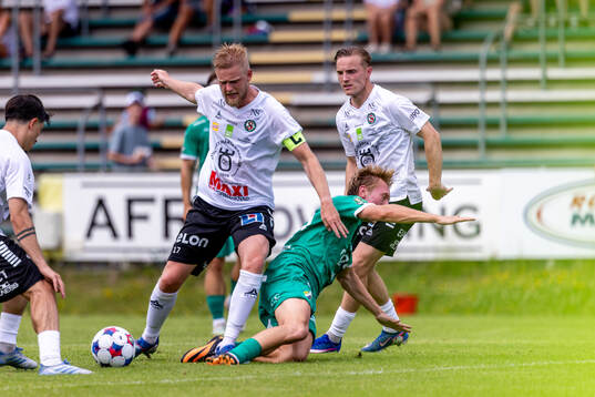 Ljungskiles Hugo Borstam  och Örebros Karl Holmberg