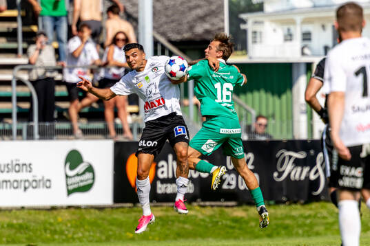 Örebros Ahmed Yasin och Ljungskiles Emilio Reljanovic