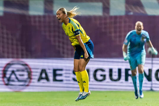 Alice Broman of Sweden celebrates