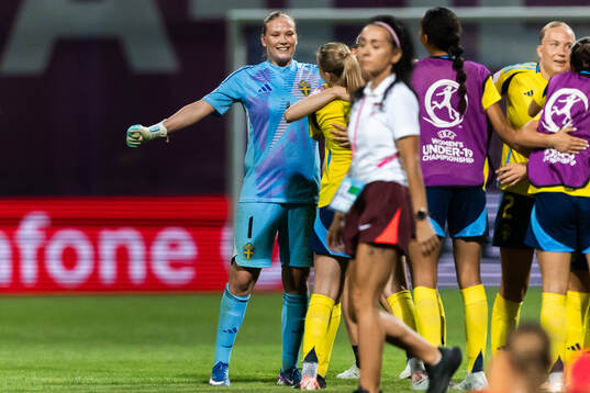 Goalkeeper Hanna Karlsson of Sweden celebrates