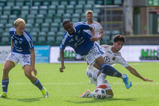 GIF Sundsvalls Yacqub Finey och Östersunds Abdulla Abodi