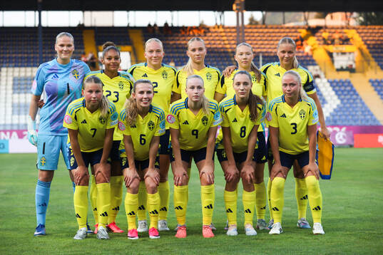 Goalkeeper Hanna Karlsson, Astrid Forss, Thindra Mattsson,