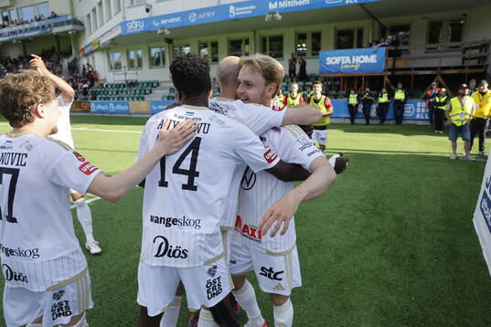 Östersunds Simon Marklund jublar