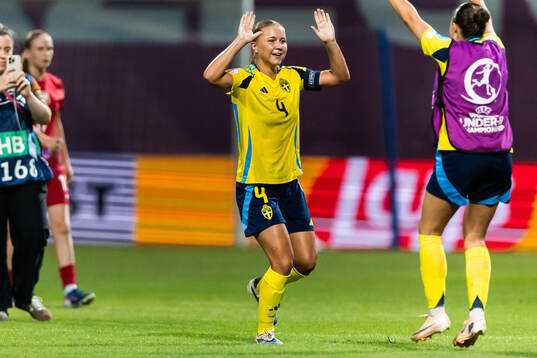 Alice Broman of Sweden celebrates