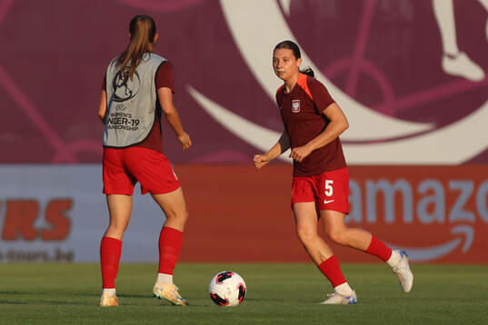 Emilia Sobierajska of Poland warms up