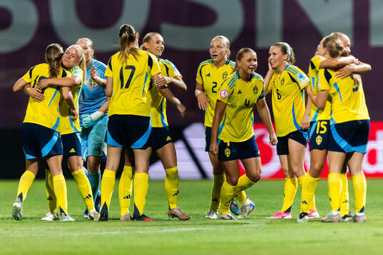 Players of Sweden celebrate