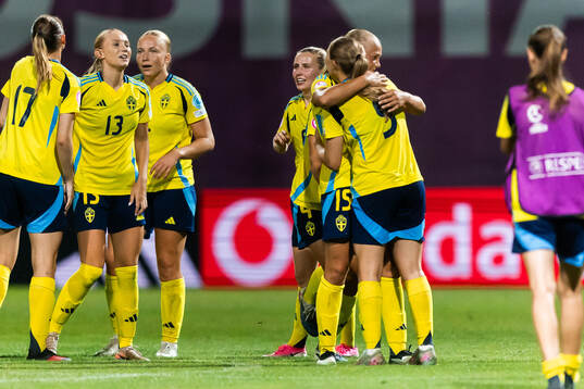Players of Sweden celebrate