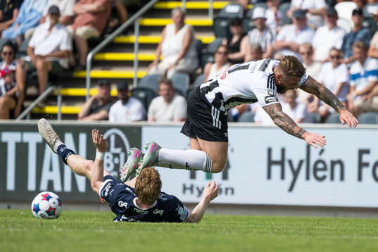 IFK Värnamos Logi Hrafn Robertsson och Landskronas Markus